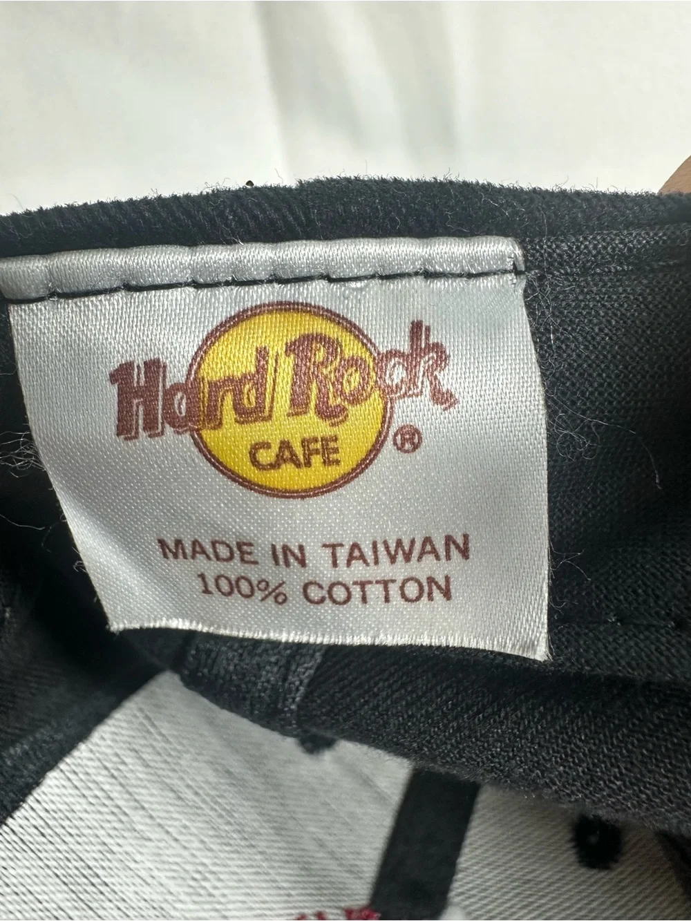 H18. Vintage 90s Hard Rock Cafe Honolulu with Embroidered Logo Baseball Cap